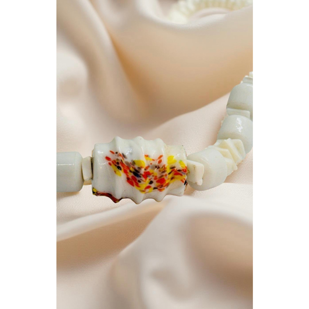 Vintage Milk Glass Beaded Necklace Mid Century - Picture 3 of 4